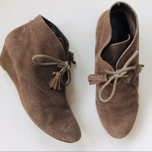 Crown Vintage Suede Booties Wedge, 2” Heels, 7.5